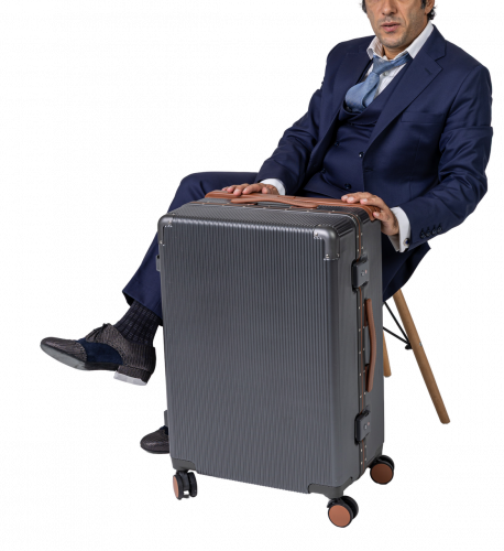 картинка Чемодана на застежке FREEDOMI Aluminium Series, цвет Платиново-Cерый, размер M+